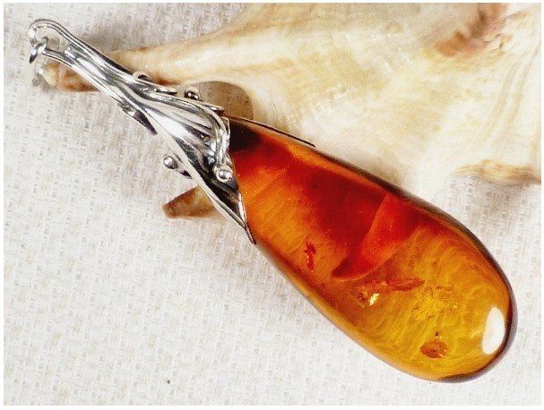 Ciondoli: Pendentif en argent avec ambre – Nuovo e nell'imballaggio originale da NYON venduto da artnetgallery 2