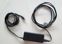 TOSHIBA Notebook-Netzteil 60W 15V 4A Hohlstecker 6x3mm
