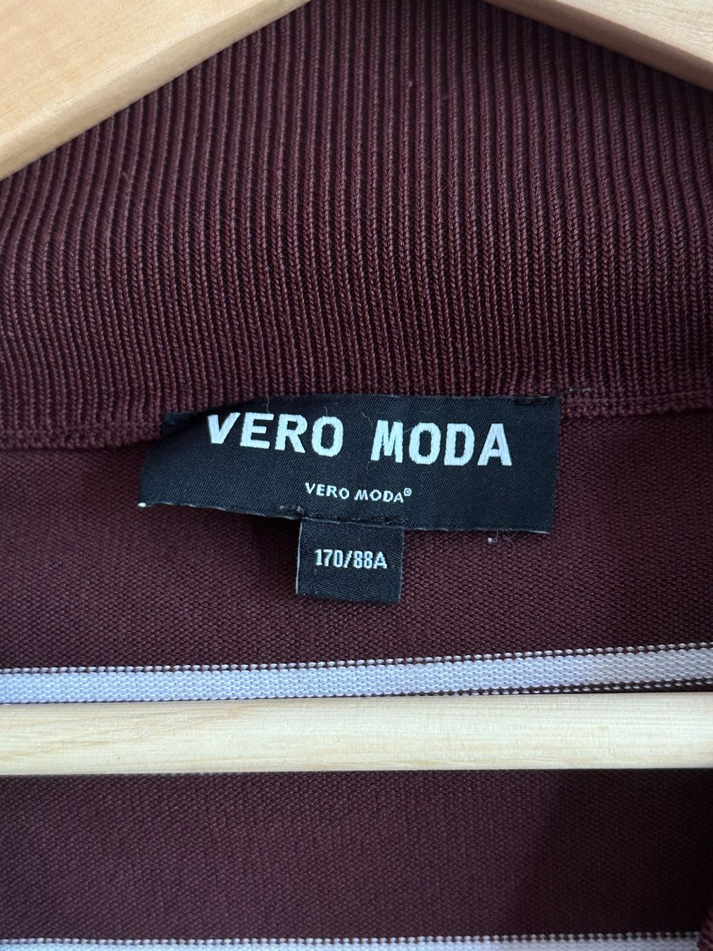Maglioni & Felpe: Damen Pullover Vero Moda gestreift dunkelrot – Usato da Schlieren venduto da car_2bwb 1