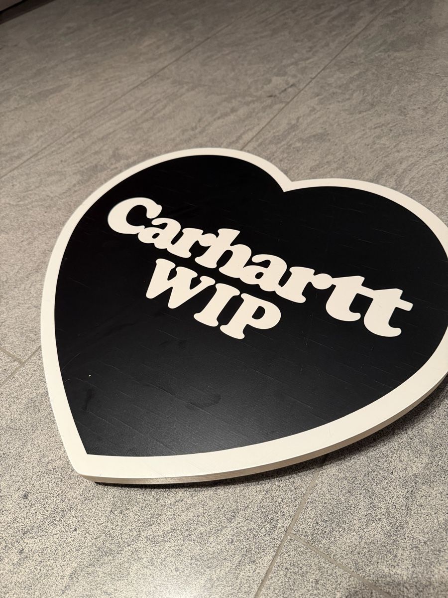 Tables: Carhartt WIP Heart Folding Table – D'occasion à Schöftland par 160grams