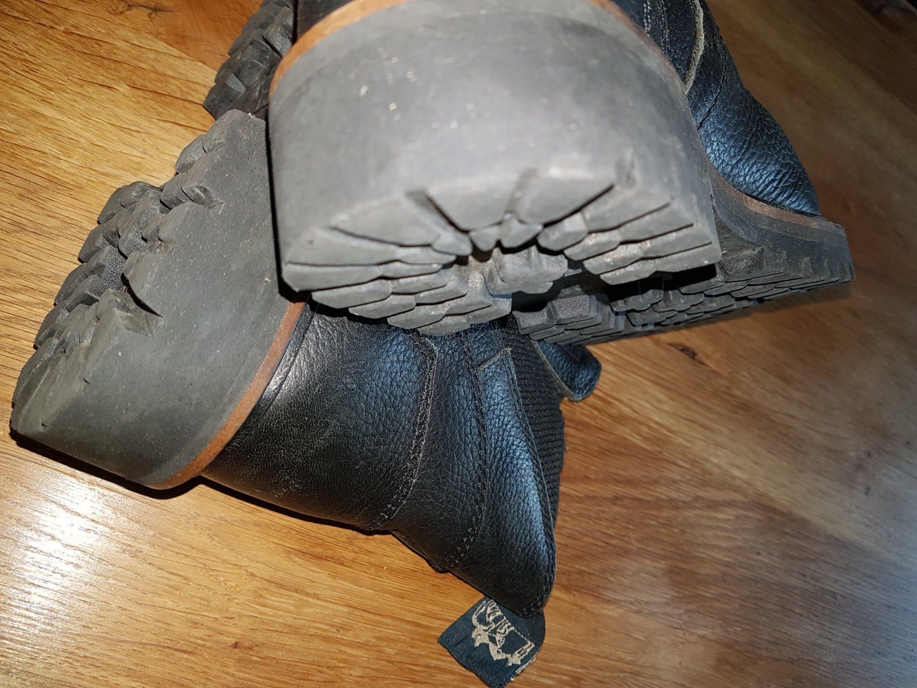 Scarpe da donna: Stiefel gr 37 – Usato da Gwatt (Thun) venduto da Letzte-Chance-III 5