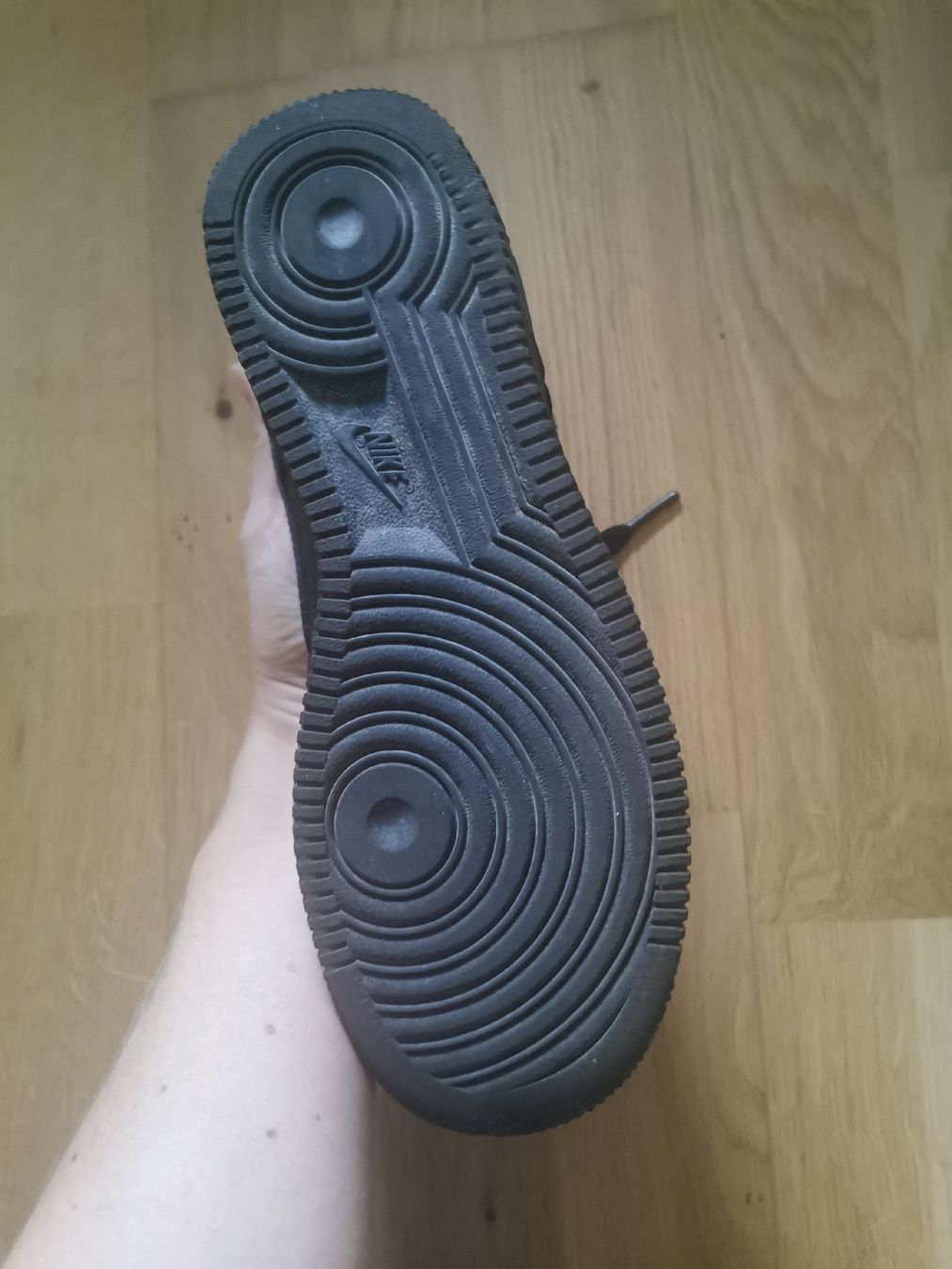 Nike Scarpe per ragazzi: Nike Air force 1 – Usato da Sempach venduto da .1SecondBrands. 3