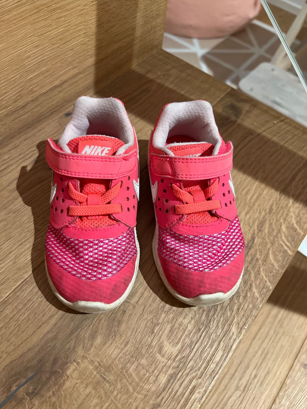 Nike Scarpe per ragazze: Nike Sneakers Gr. 23.5 – Usato da Rothenburg venduto da me81