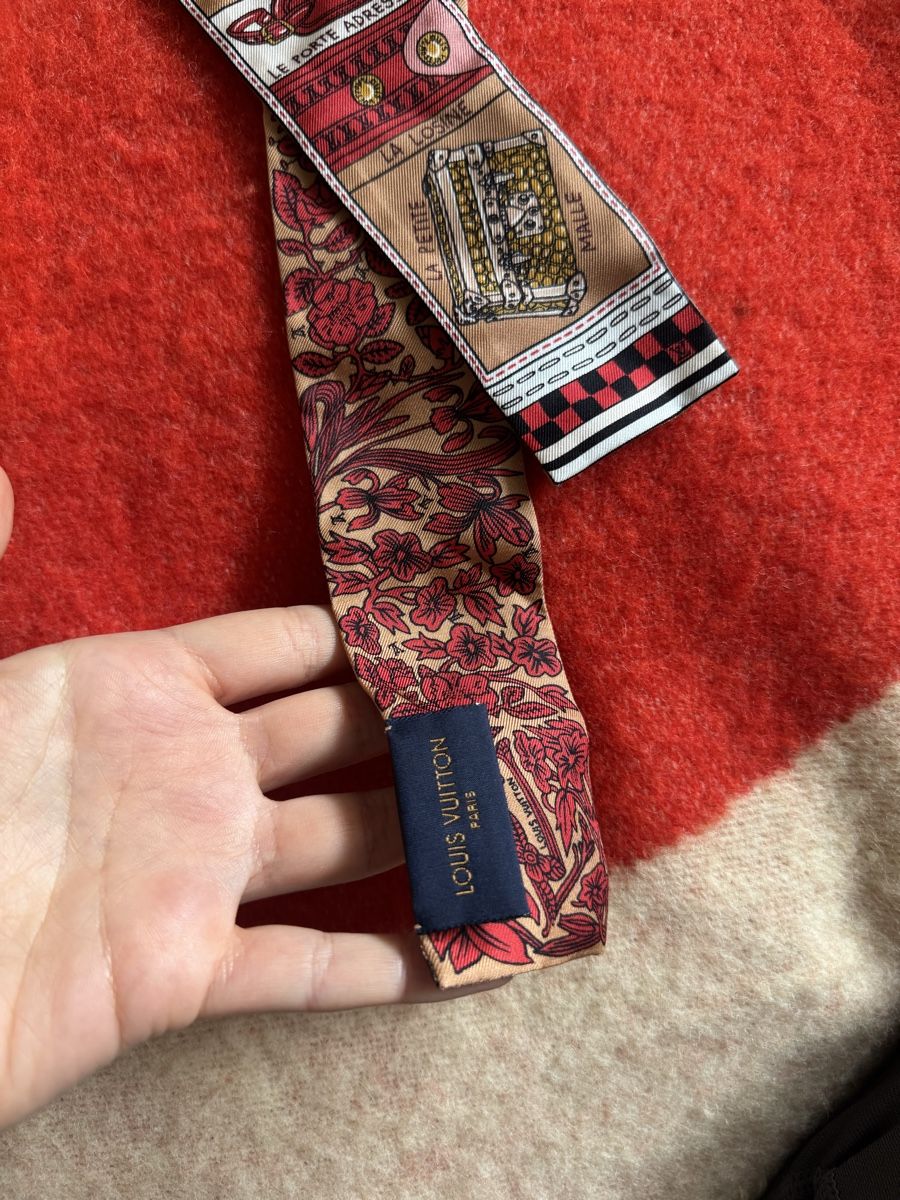Louis Vuitton Foulard & Sciarpe: Louis Vuitton Scarf  – Usato da Basel venduto da wik_9tlk 4