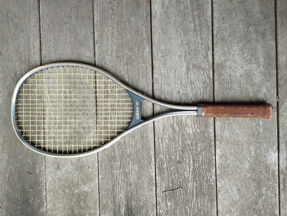 Raquette de tennis Wilson Impact surdimensionnée choc doux L4