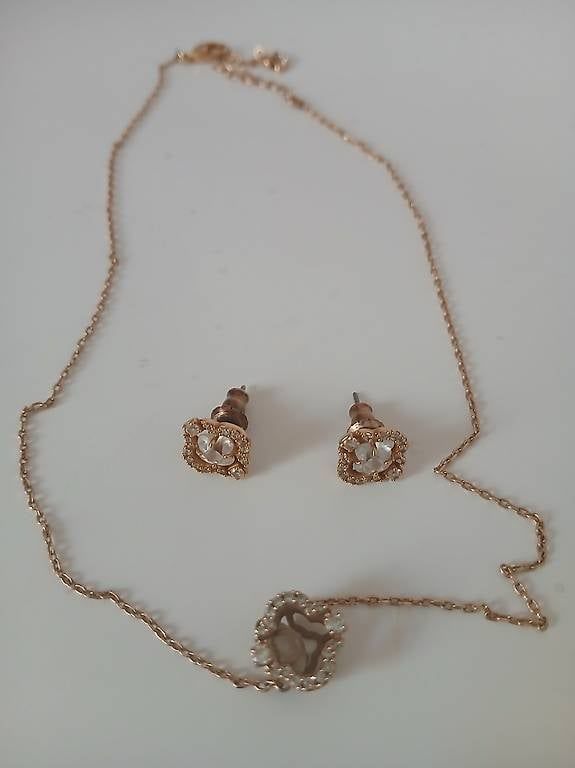 Swarovski Ketten: Swarovski Schmuckset – Gebraucht aus Hinwil von Sabirose9 1
