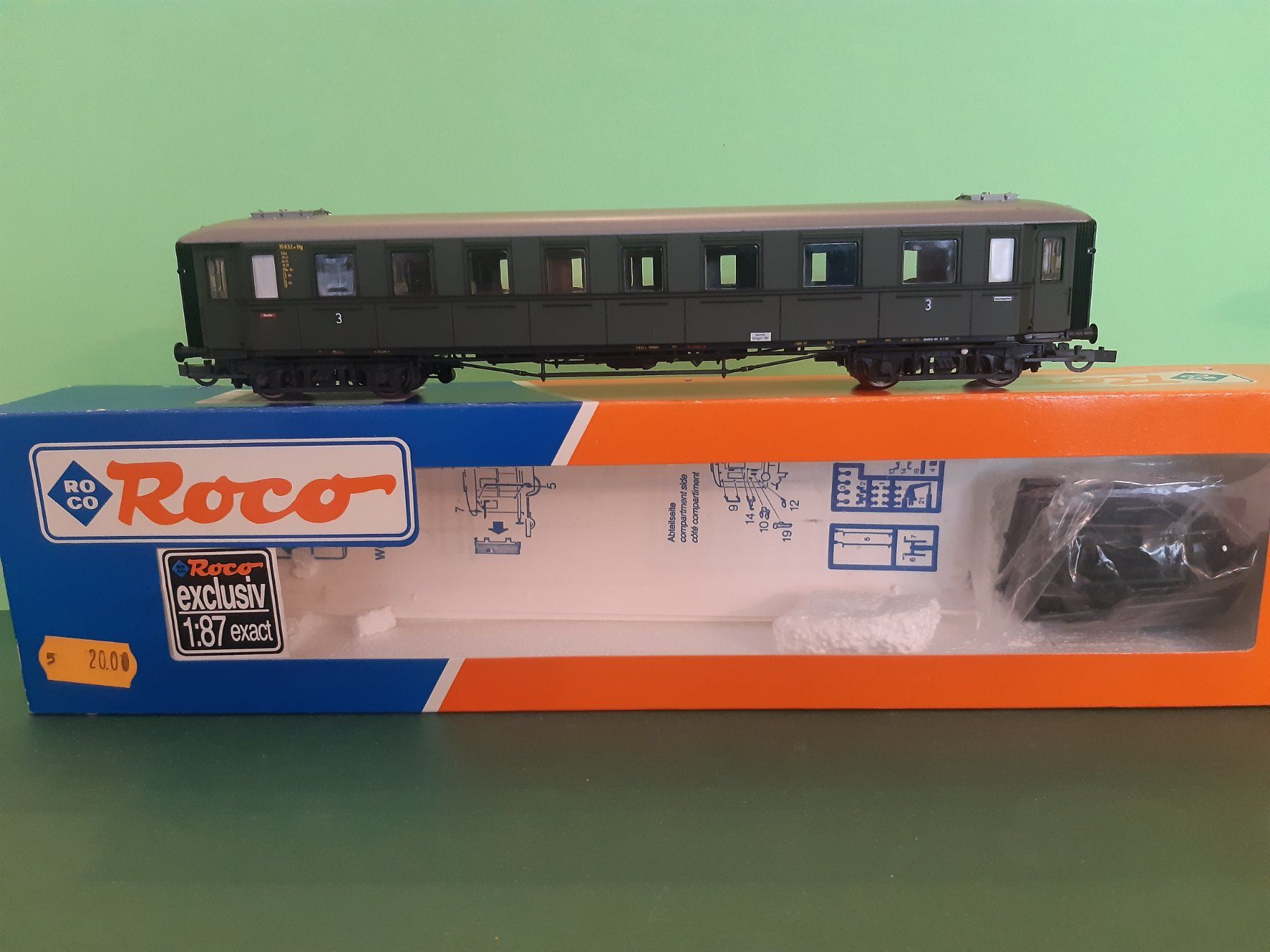 Roco Modelleisenbahnen: Roco Eilzugwagen 3.Klasse der DRG – Gebraucht aus Bassersdorf von darki77