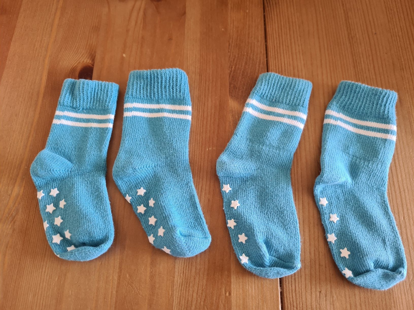 Calze per bambini: 2Paar Antirutschsocken, Gr unklar – Nuovo (secondo la descrizione) da Horw venduto da Mirii91