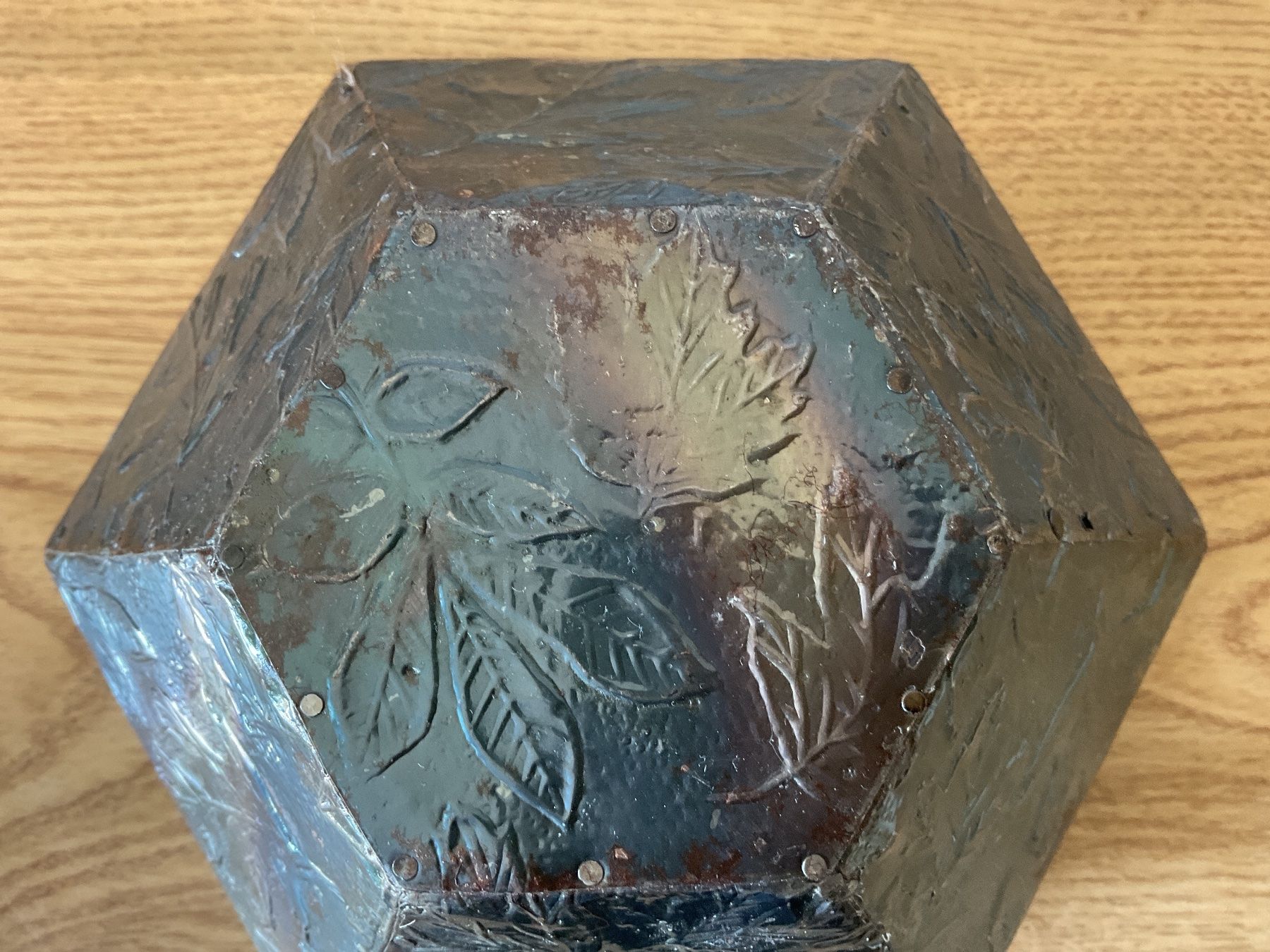 Statuette: Schatzkiste - in Form eines Rombodien. – Usato da Uster venduto da Hotelliquidation 2