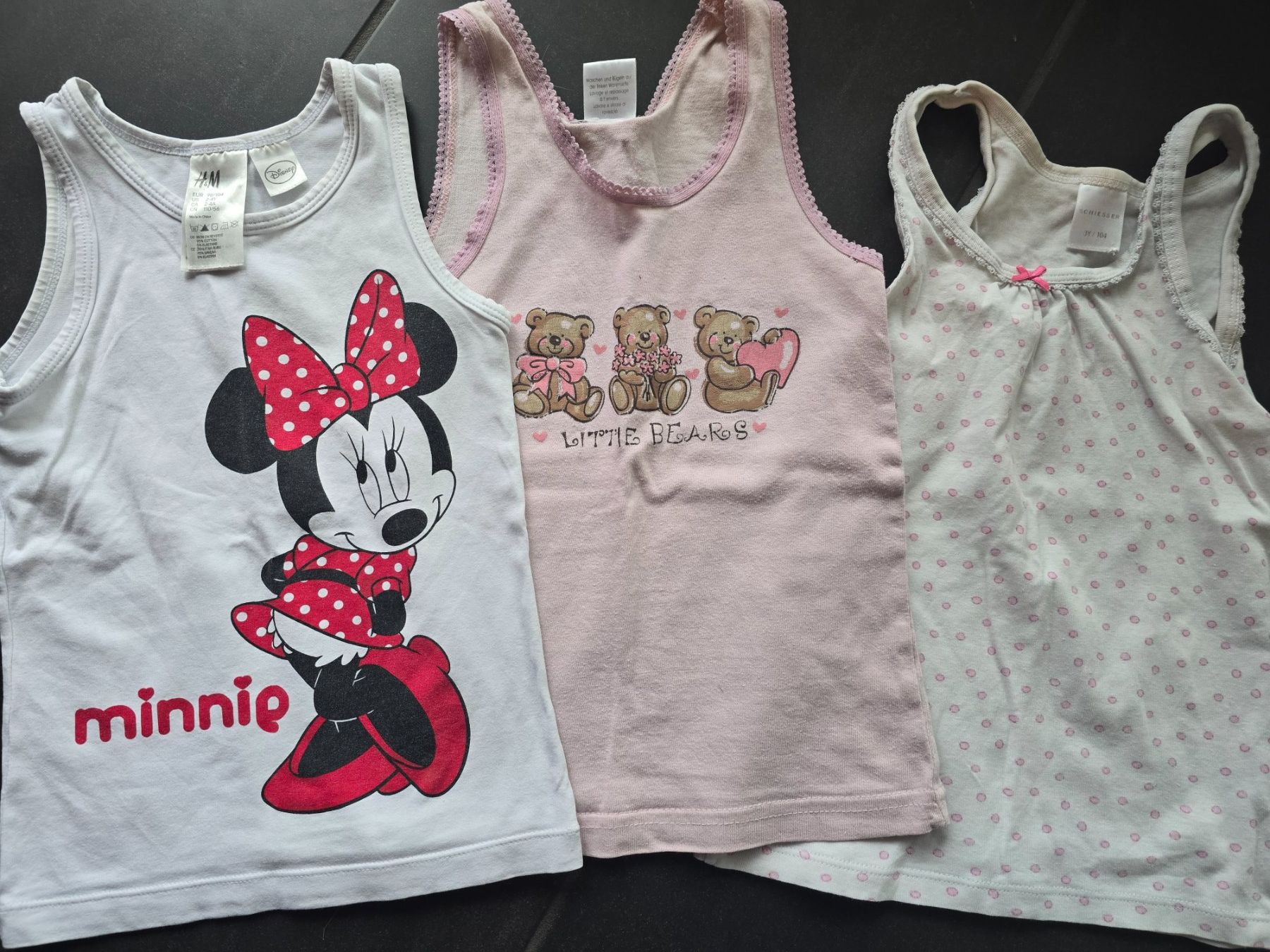 Biancheria intima: 3er Set Unterhemden Gr. 98-104 Mädchen – Usato da Unterentfelden venduto da Panda-87