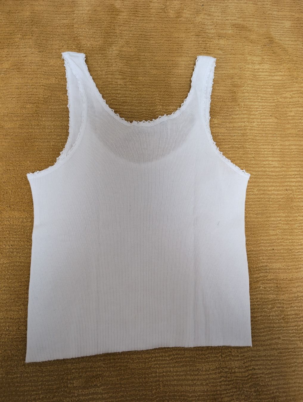 Brandy Melville Top: Canotta Brandy Melville bianca nuova – Nuovo (secondo la descrizione) da S. Pietro venduto da van_2826 2