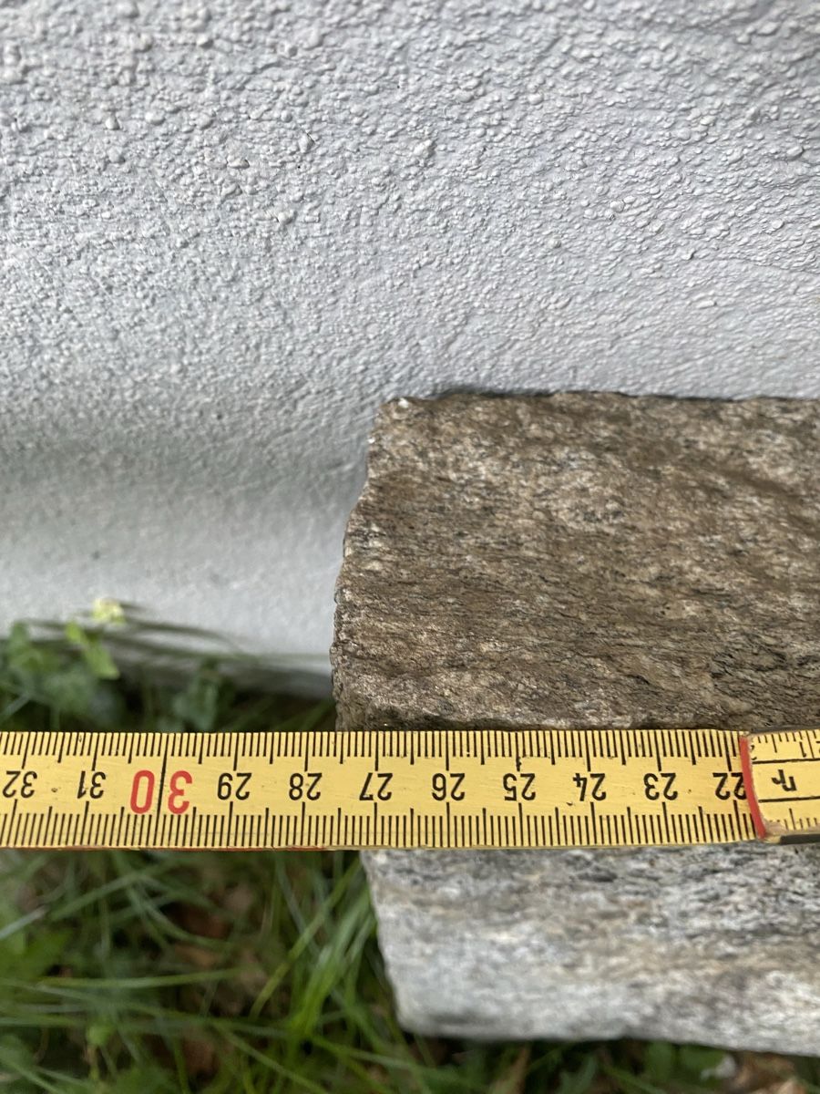 Pierres & tuiles: Granit Stein ca. 48x28x9 cm – D'occasion à Zürich par ann_9fv5 2