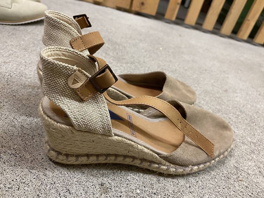 Scarpe da donna: Keilabsatz Espadrilles – Usato da Niederrohrdorf venduto da nat_p7qz 1