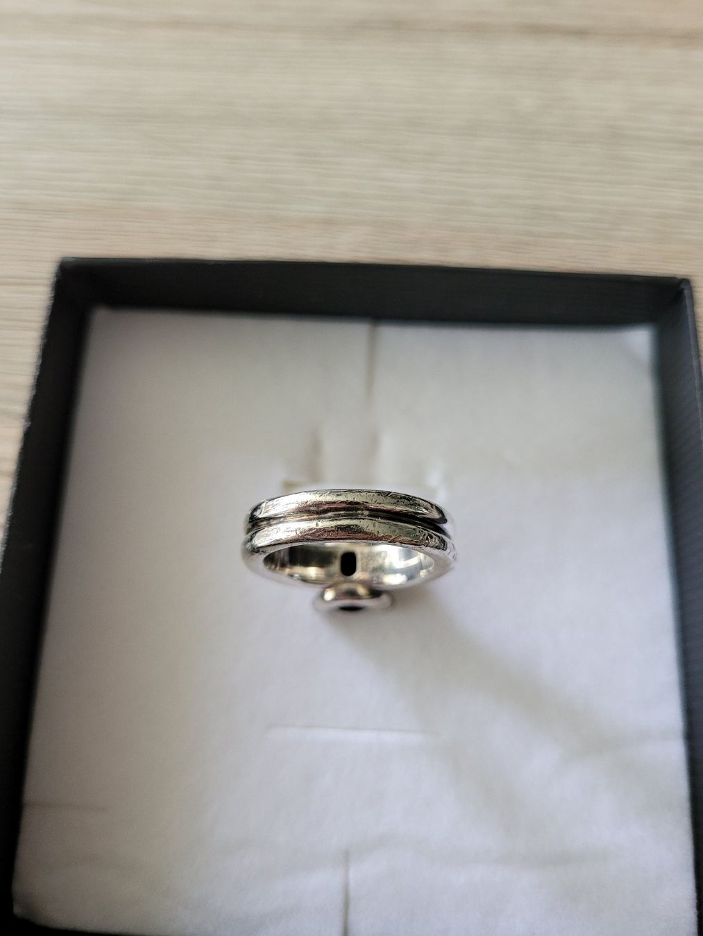 Anelli: Silberring mit sehr dunklem blauen Stein – Usato da Bonau venduto da Nisi_89 2