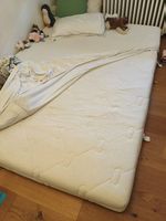 Wenig benutzte Top Matratze 140cm x 200cm zu verschenken