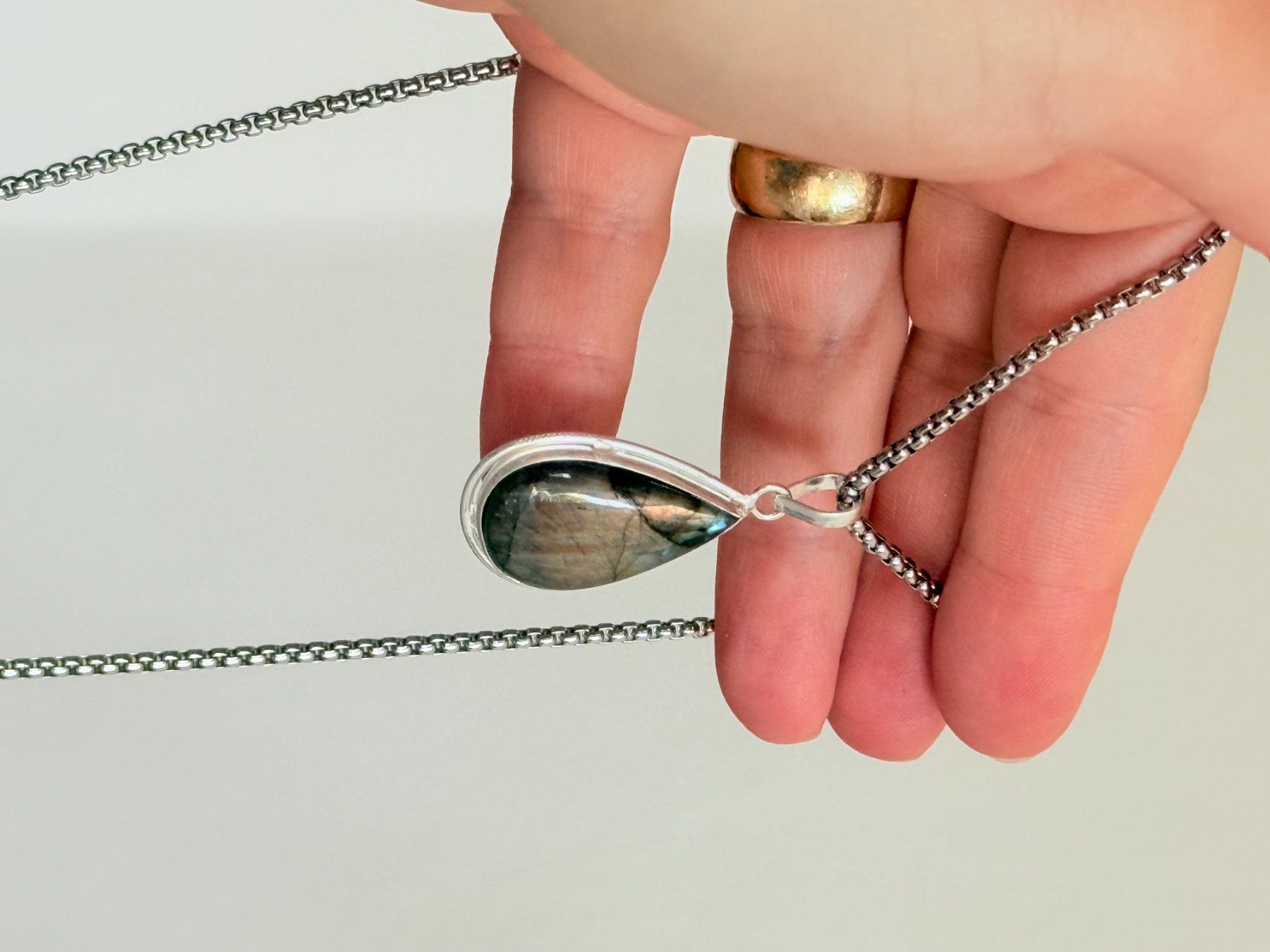 Catenine: Labradorite necklace – Nuovo e nell'imballaggio originale da Genève venduto da AGBERG 2