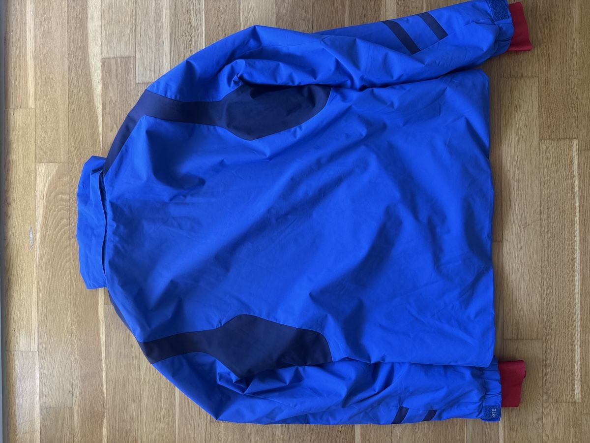 Jacken: DESCENTE Jacke – Gebraucht aus Niederrohrdorf von jew_vd6j 1