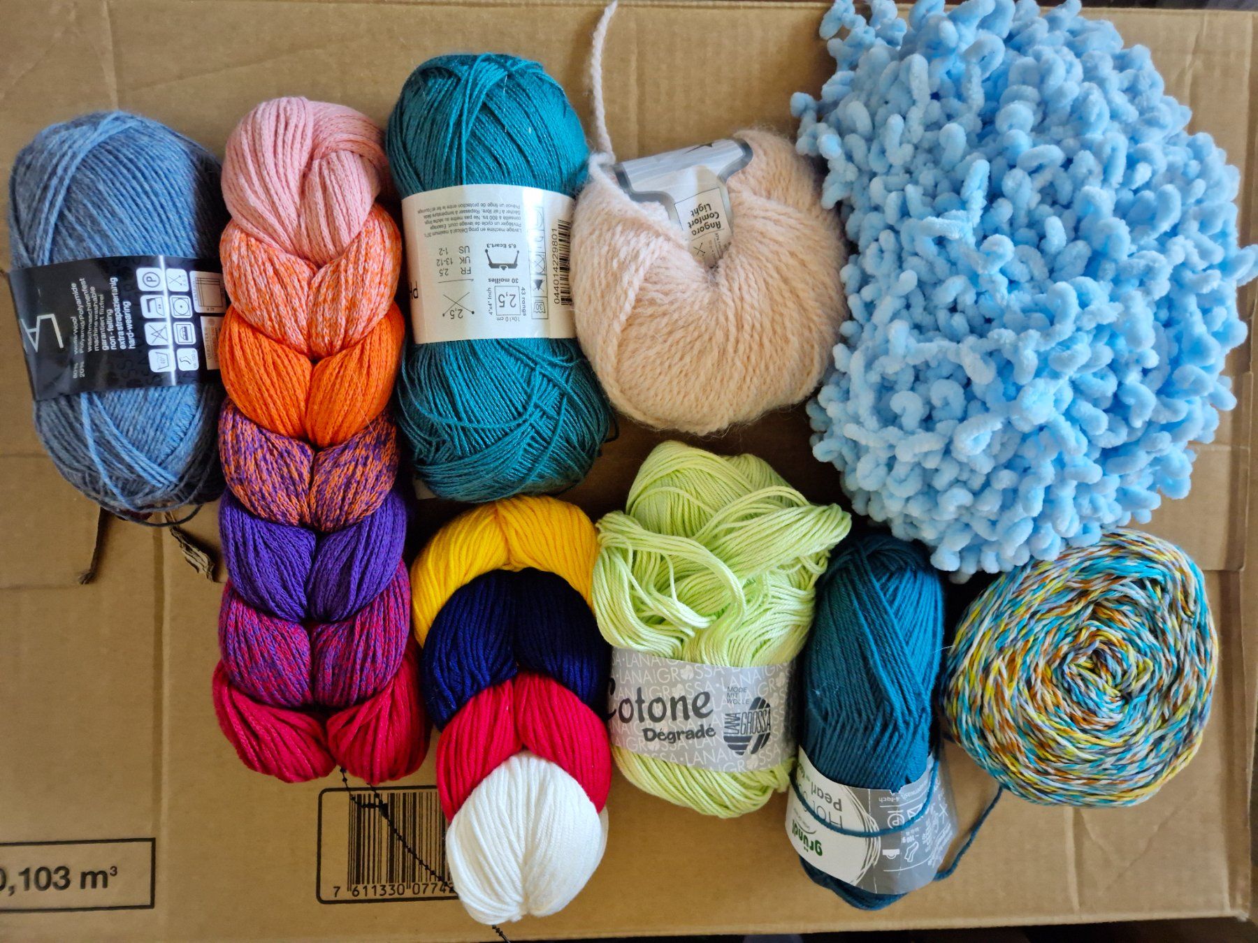 Lana: Destockage pelotes laine – Nuovo (secondo la descrizione) da Bulle venduto da nora169