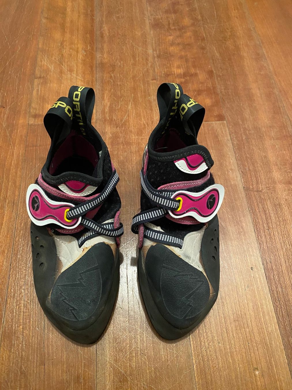 La Sportiva Scarpe da donna: Chaussons d'escalade La Sportiva Solution 36.5 – Nuovo (secondo la descrizione) da Pregassona venduto da elideca82