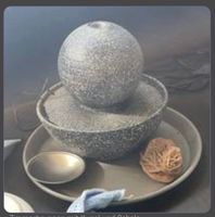 Zimmerbrunnen mit Kugel und Schale, Steindesign, gebraucht
