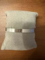 Elegantes Armreif Silber Look - Zeitloser Schmuck für Sie!
