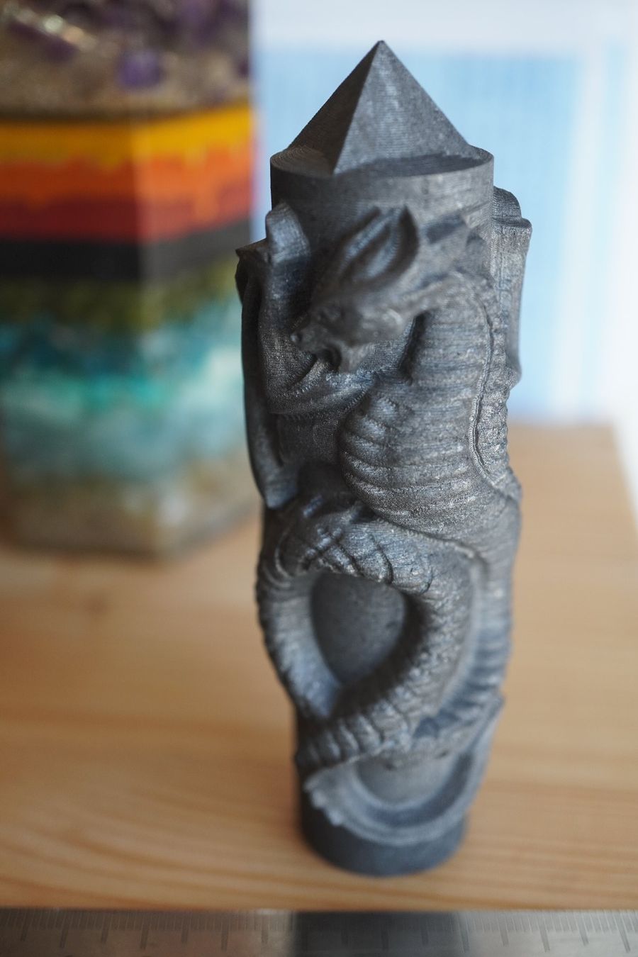 Minerali & Pietre curative: Schungit  Spitze Drachen  10.5cm – Nuovo e nell'imballaggio originale da Eschenbach SG venduto da craniums