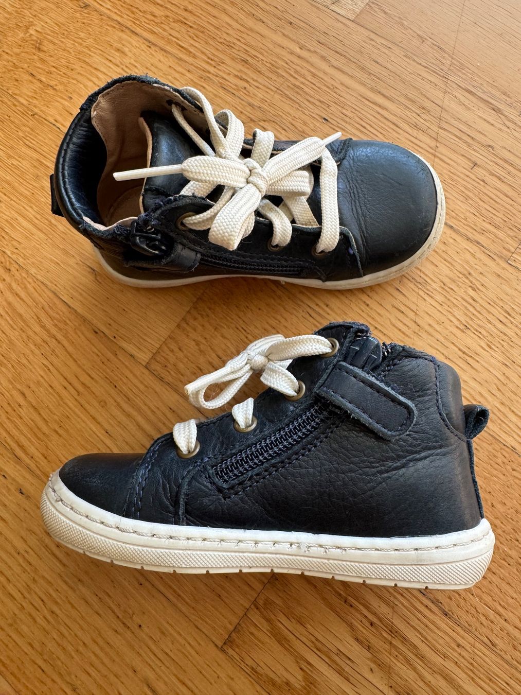 Bisgaard Chaussures garçon: Bisgaard Kinderschuhe – D'occasion à Dübendorf par dom_rlx8 2