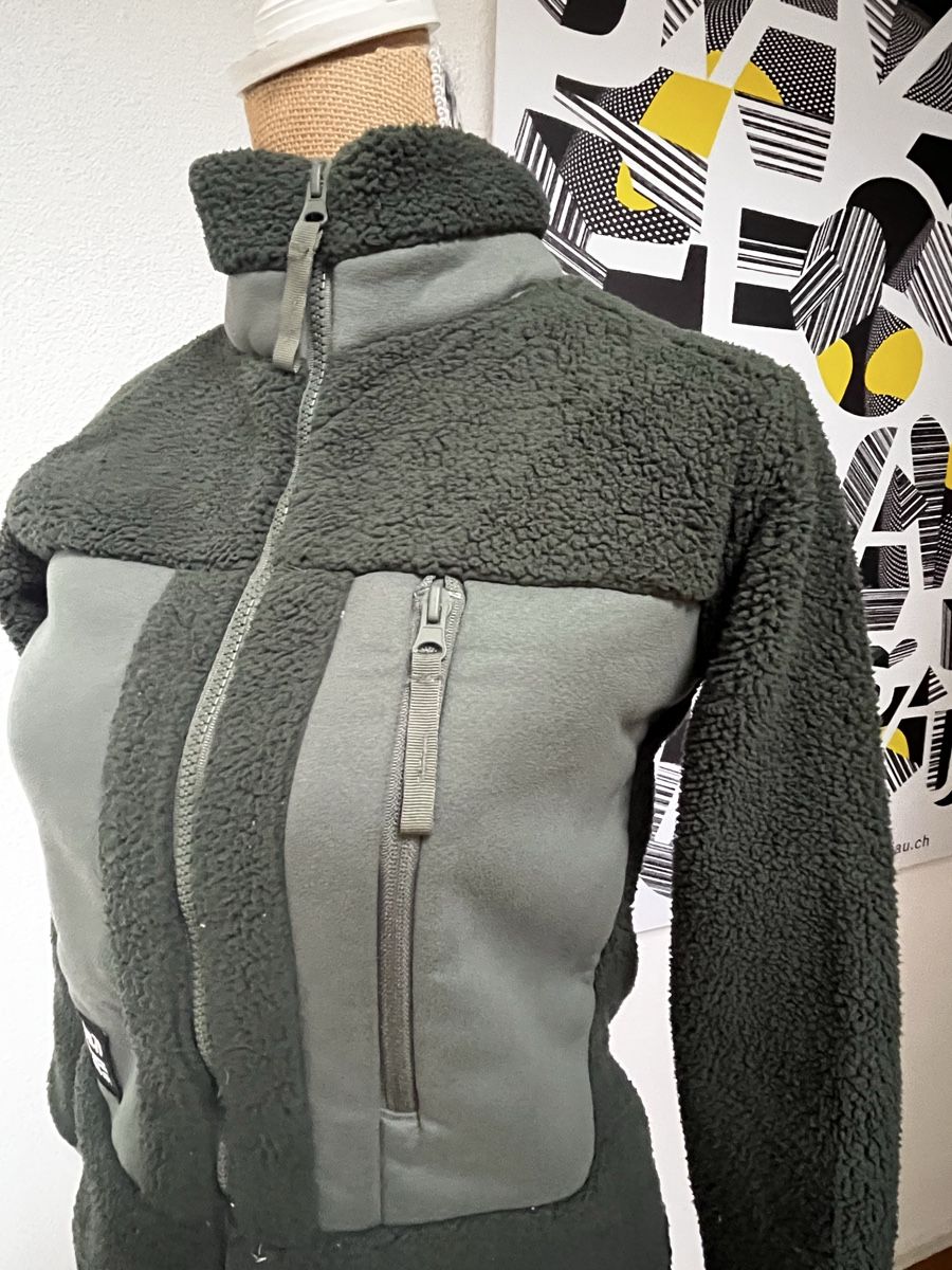 Jacken: Hallo Fleecejacke, Gr.34 – Gebraucht aus Frauenfeld von Lascalar686 2