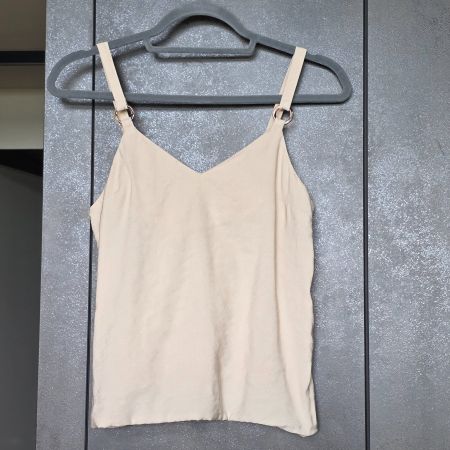 🐸 TOPSHOP TOP 34 BEIGE MIT HORNIMITAT RINGEN