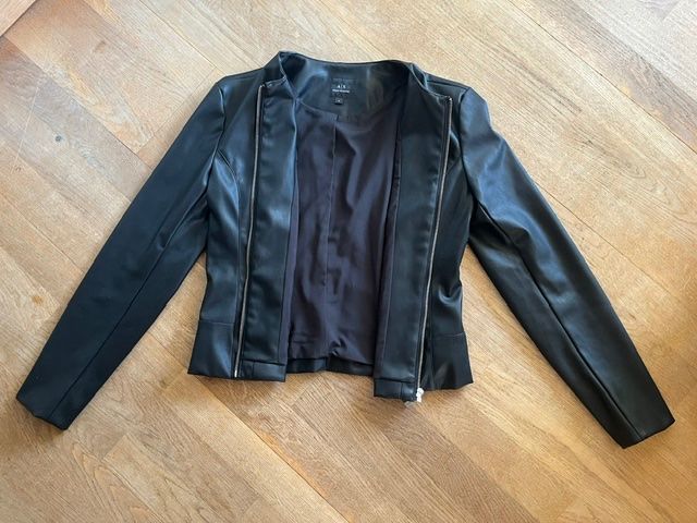 Armani Giacche: Kunstlederjacke von Armani Exchange schwarz – Usato da Steinmaur venduto da Dyleila 2