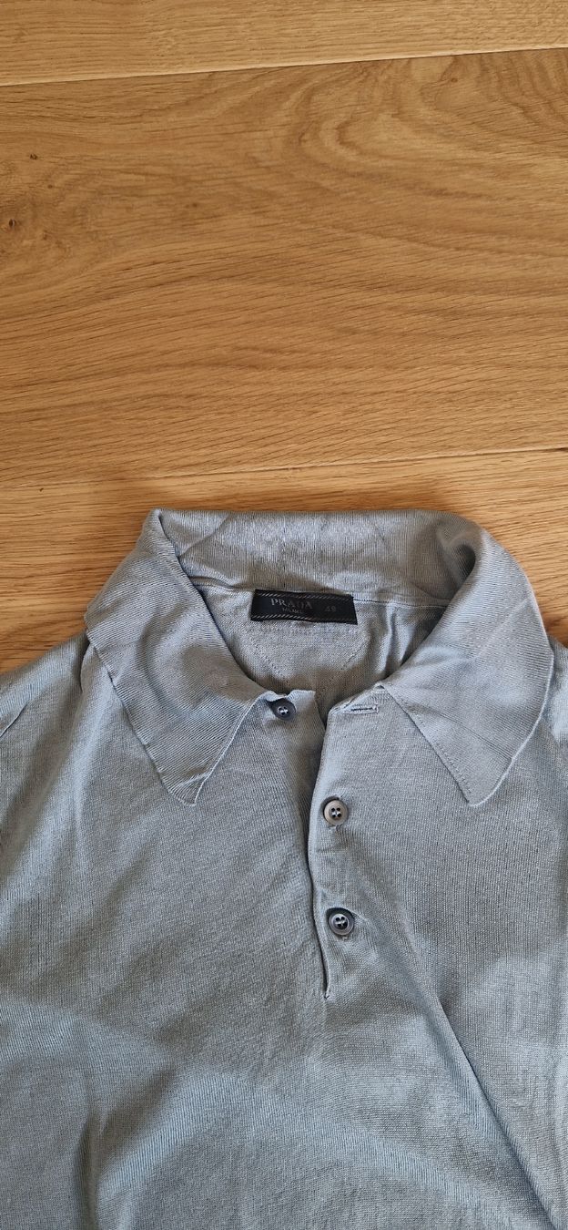 Prada Polo-Shirts: Polo Prada – Neu (gemäss Beschreibung) aus Lausanne von juliusca 2