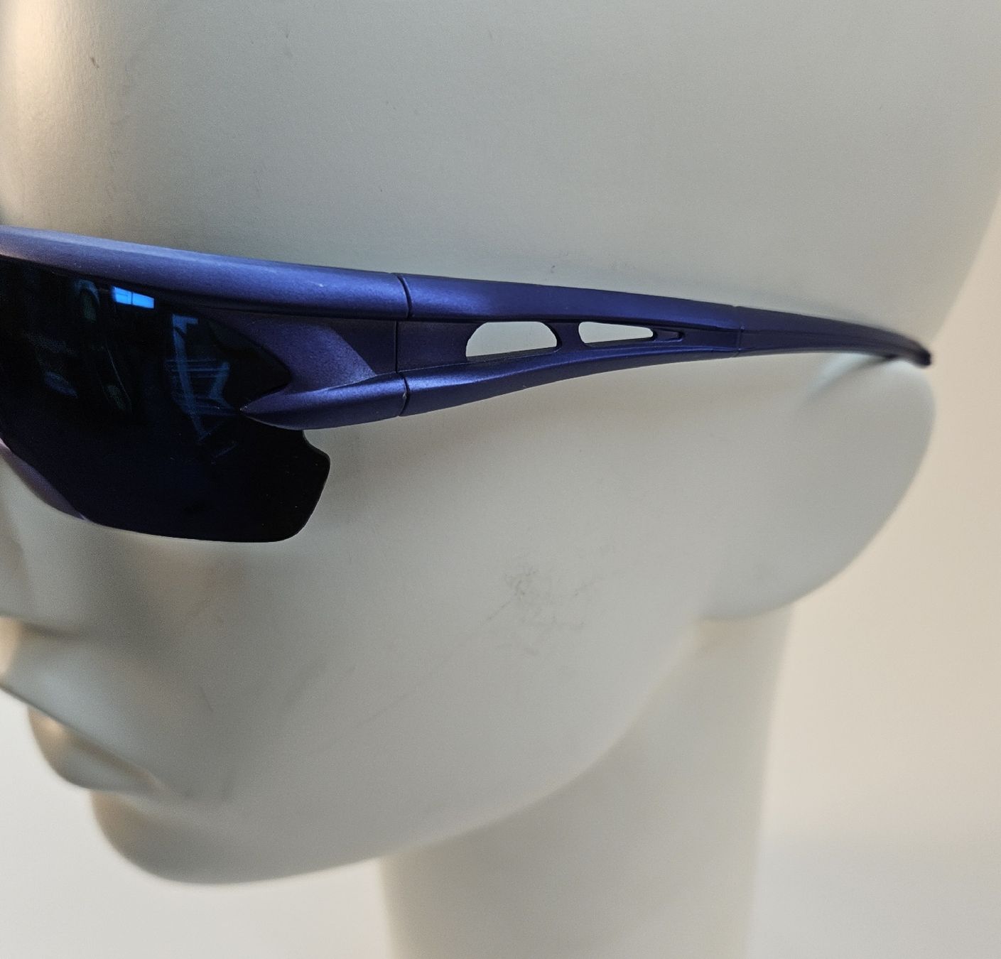 Brillen & Gläser: Sonnenbrille von Iulaiou "Neu" – Neu und originalverpackt aus Uster von esko.swiss 1