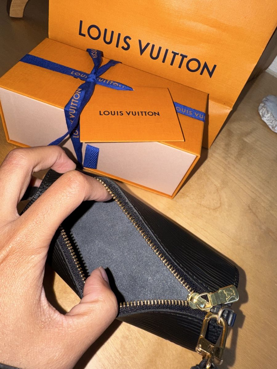Louis Vuitton Borse da donna: Louis Vuitton Pochette mini Papillon Schwarz Epi – Usato da Buch am Irchel venduto da Pukpan_99 3