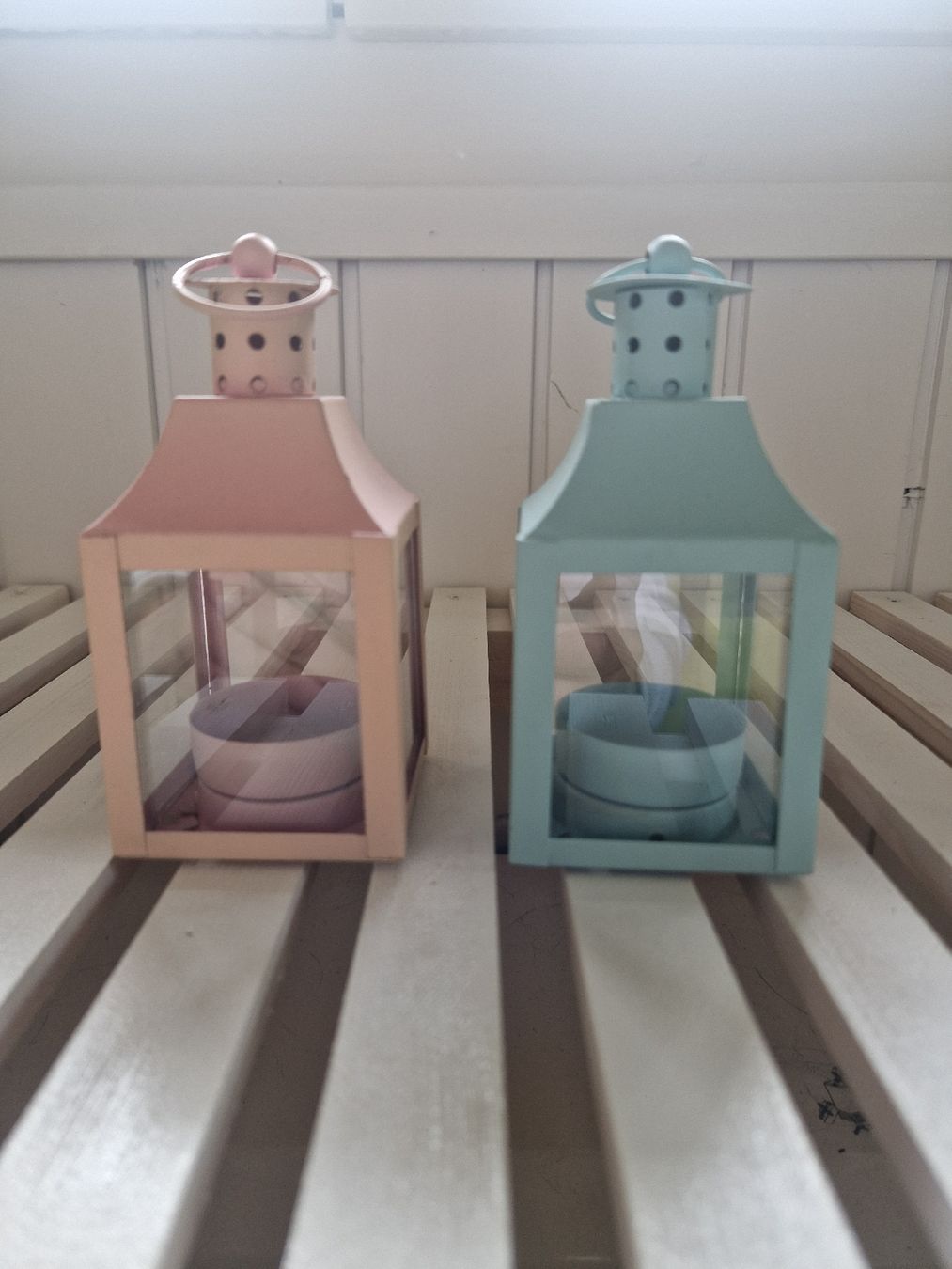 Lanterne: 2 kleine Laternchen,  rosa und hellblau – Usato da Weggis venduto da Oswadan