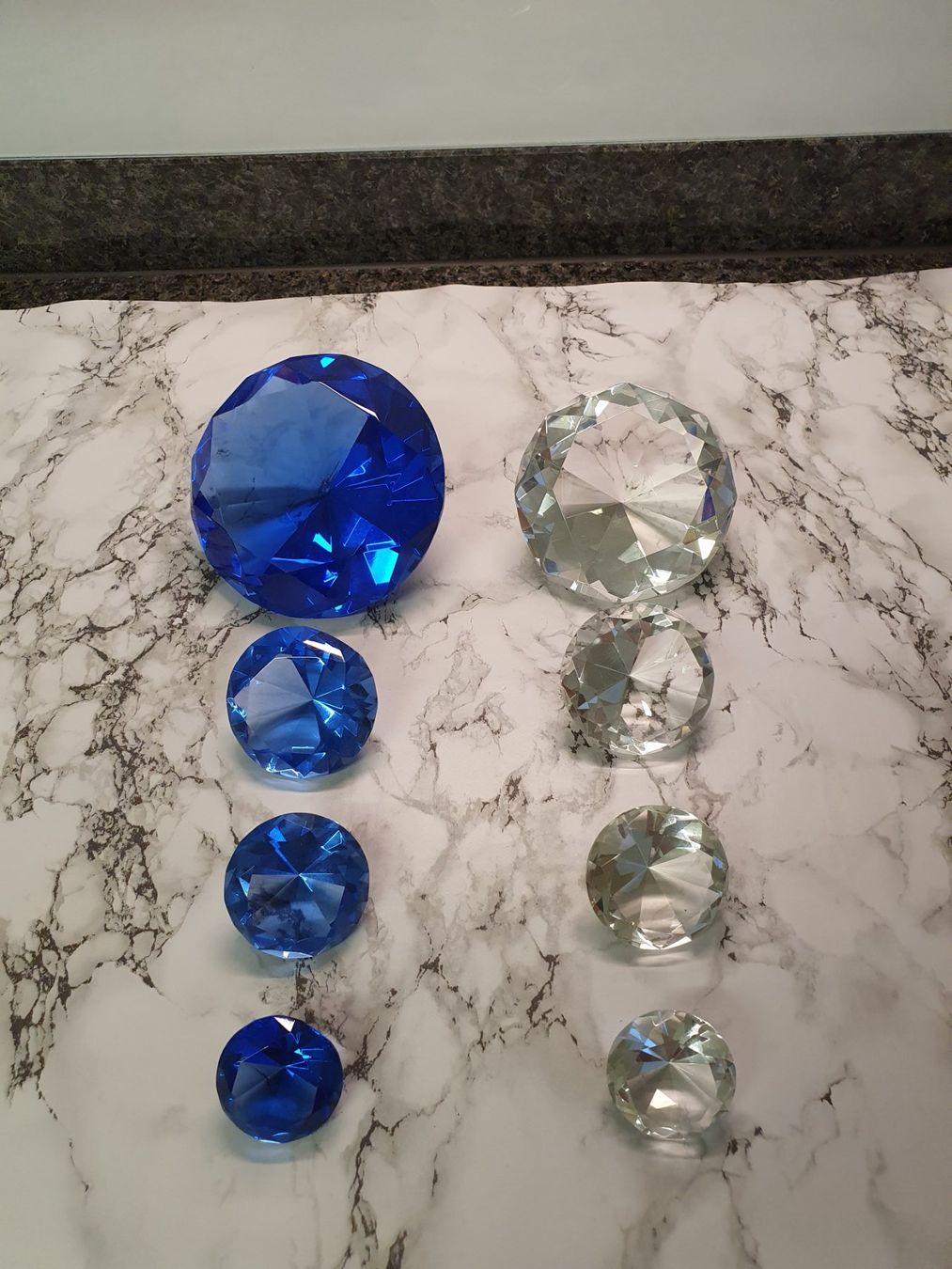Alle Dekorationen: Deko Diamanten diverse Grössen – Gebraucht aus Dübendorf von Senita3