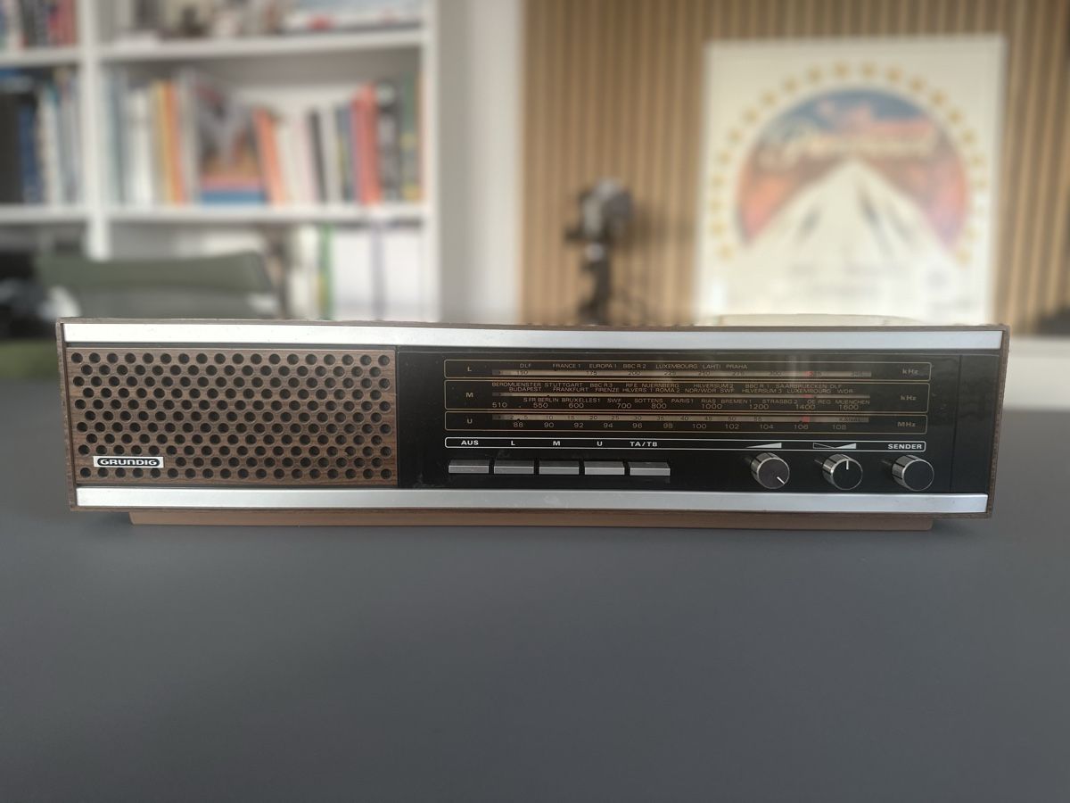 Grundig Radios: Vintage Grundig Radio – Gebraucht aus Erlenbach ZH von Indien8