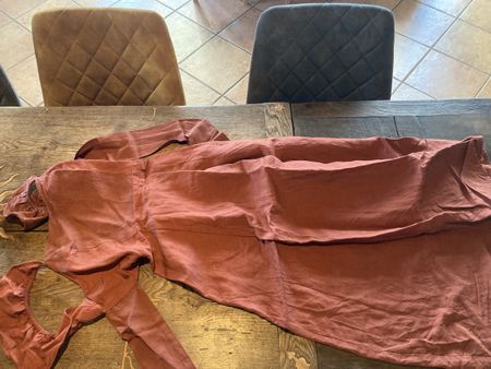 2 jolies robes - conviennent pour S : fleurie et lin, fluide