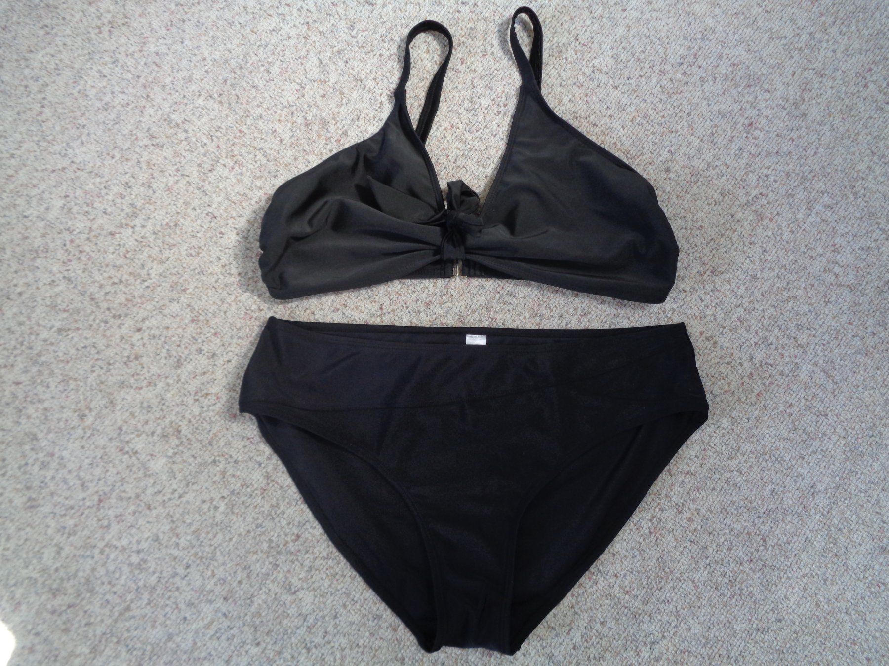 Costumi da bagno & Bikini: Bikini in schwarz (Gr. 44/46) – Nuovo e nell'imballaggio originale da Langenbruck venduto da Gumsi