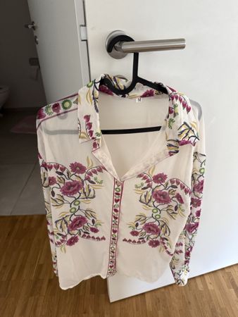 Sommerliches Blumen-Blusen-Shirt Gr. M, im Boho-Stil, top Zu