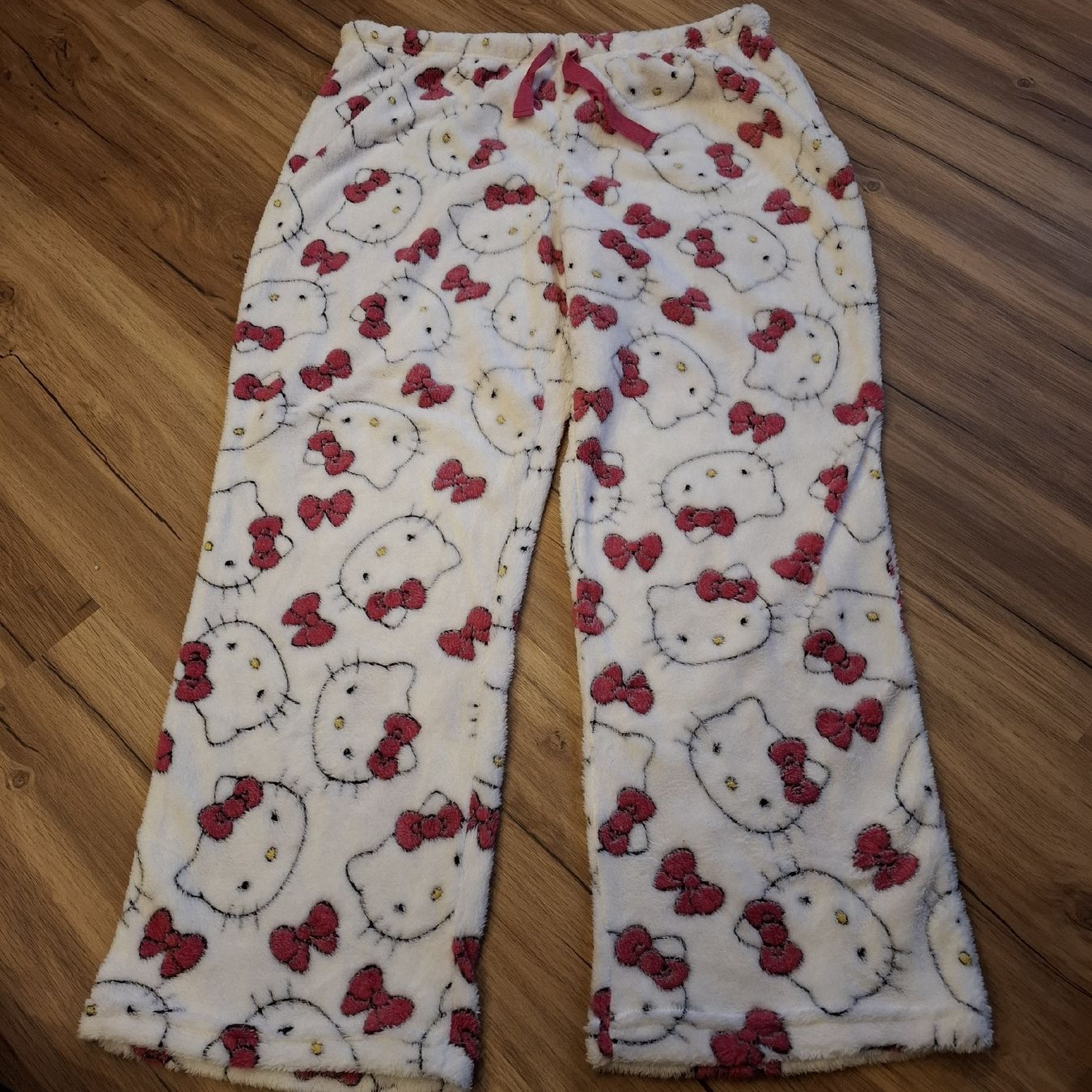 Negligees & Pigiami: Puschel Hello Kitty Hosen Gr.Xl  – Nuovo (secondo la descrizione) da Ettenhausen TG venduto da Gismolio
