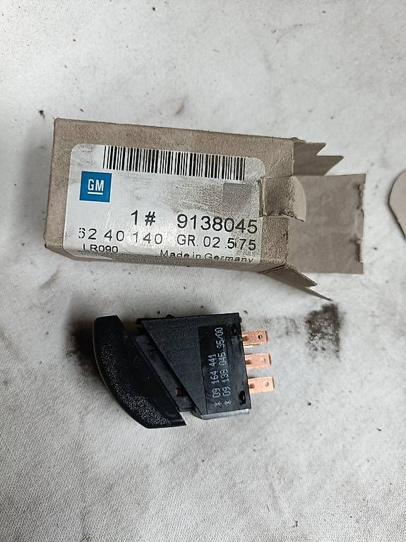 Tutti pezzi di ricambio auto: 6240140 Opel – Usato da Bironico venduto da aut_v8ks 1
