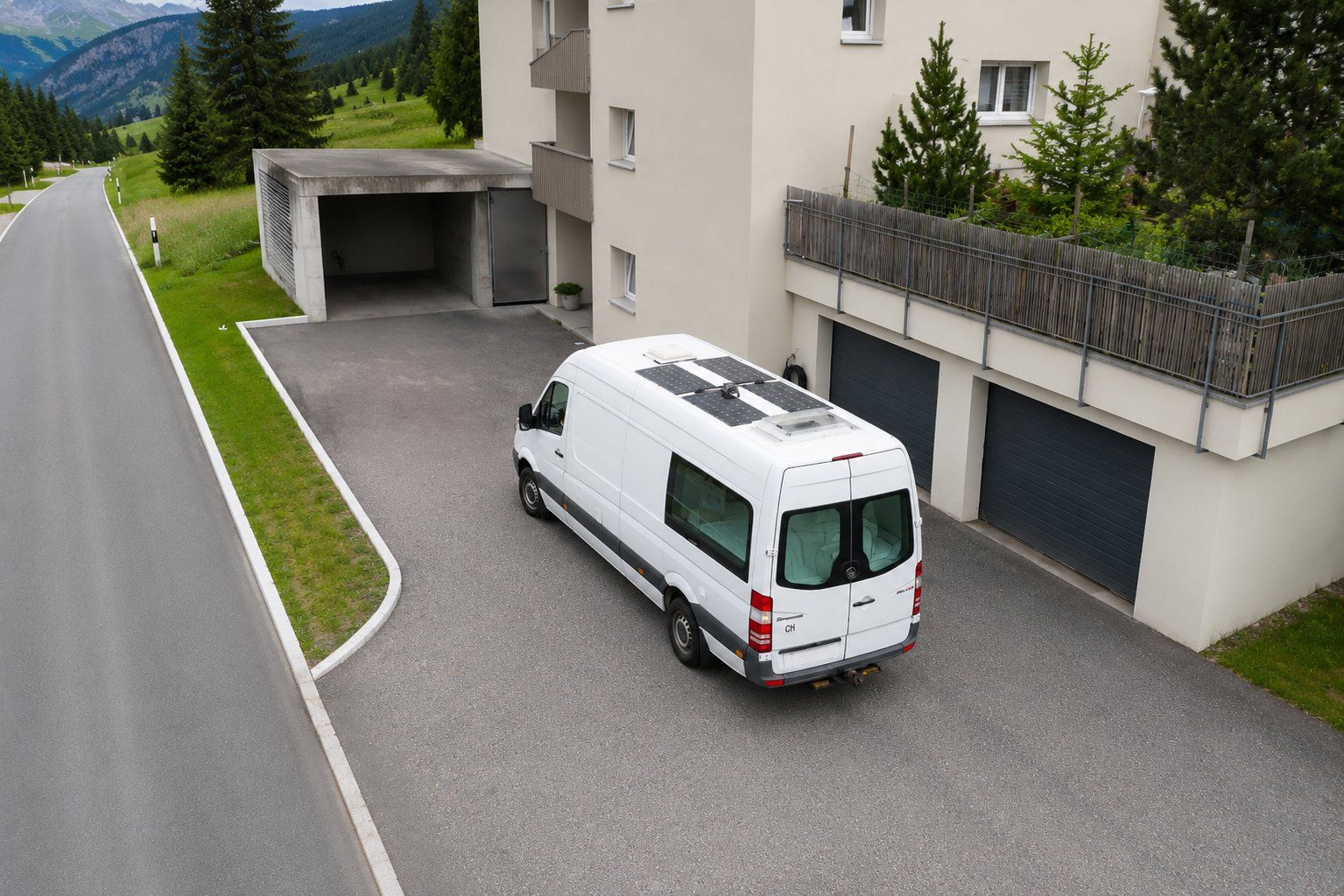 Mercedes-Benz Camping Fahrzeuge: Einzigartiger Sprinter Camper mit Neuem Motor ab MFK – Gebraucht aus Rothrist von miiromiro 3