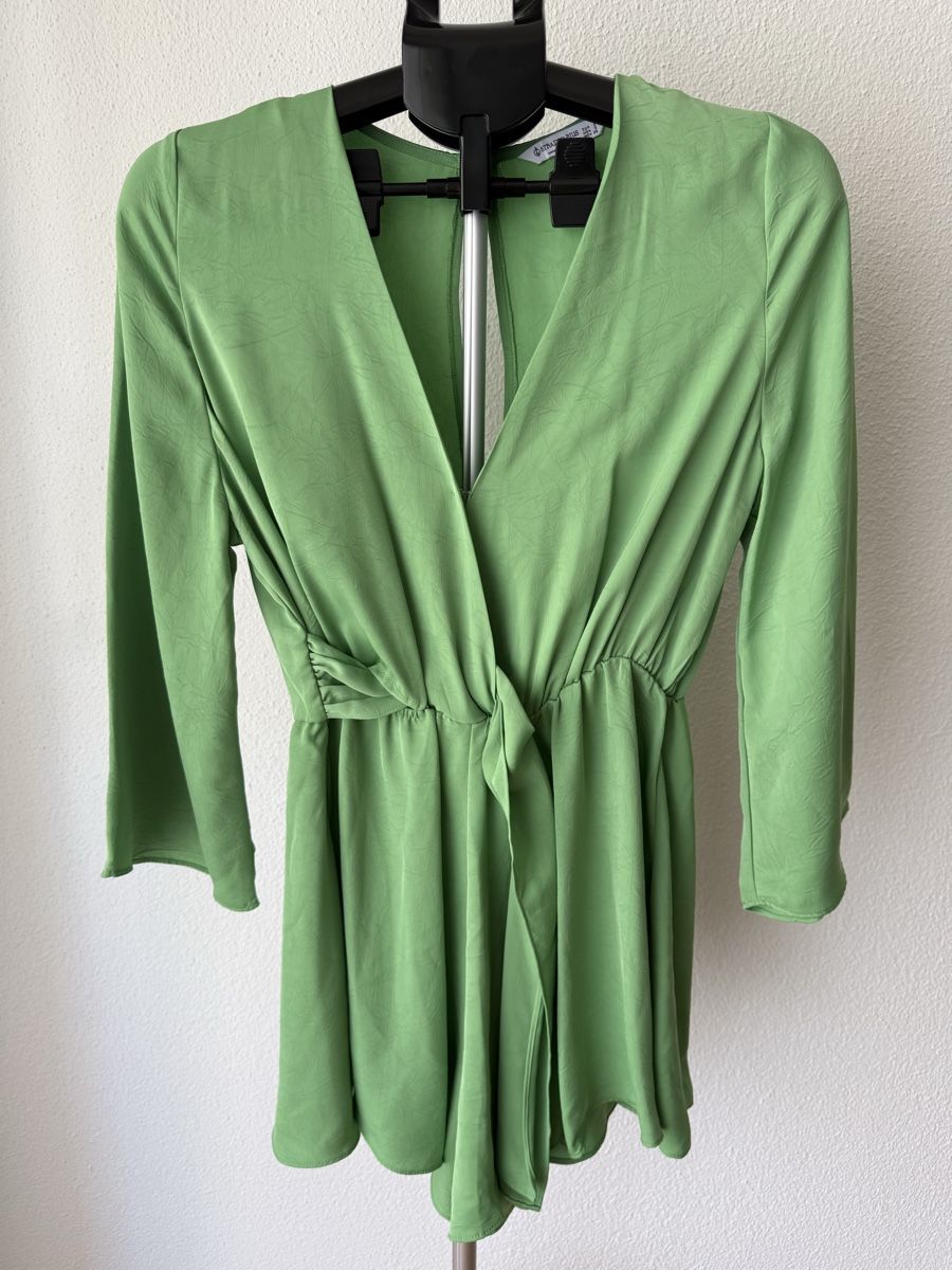 Stradivarius Tute: Stradivarius Jumpsuit - light green Grösse S – Nuovo (secondo la descrizione) da Rorschacherberg venduto da drdupor 1