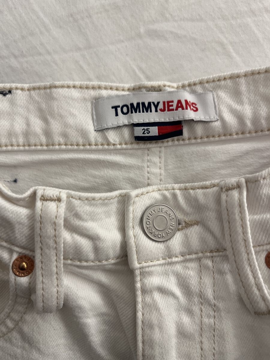 Tommy Hilfiger Jeans: Tommy Jeans, Hot Pant offwhite – Usato da St. Gallen venduto da Lxra145 3