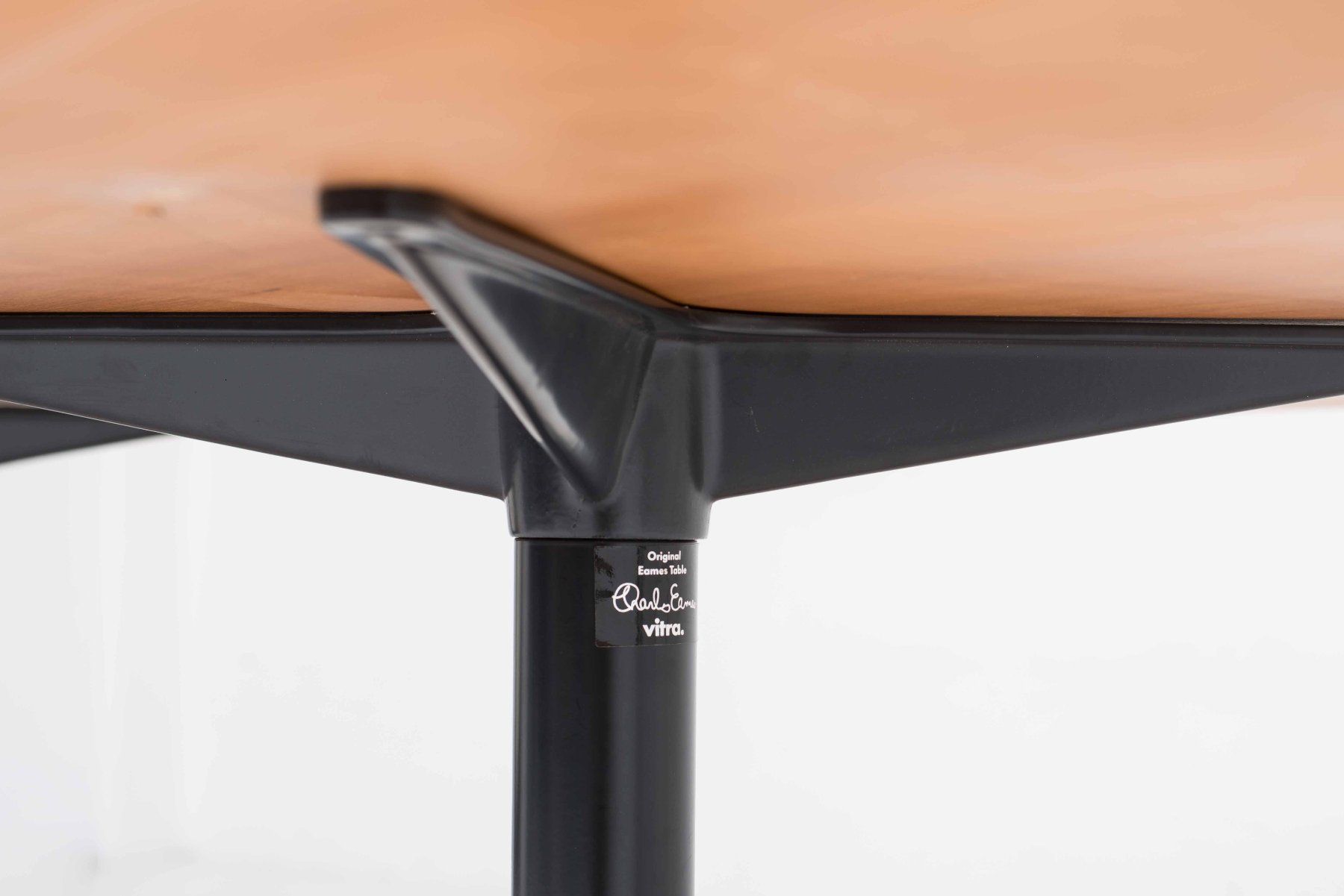 Vitra Tables: Vitra Segmented Table von Charles & Ray Eames, 230cm x 137cm – D'occasion à Zürich par STUZH38 5