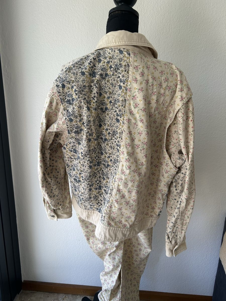 Bershka Jacken: Veste et pantalon à fleurs – Gebraucht aus Sion von cle_8cd5 2