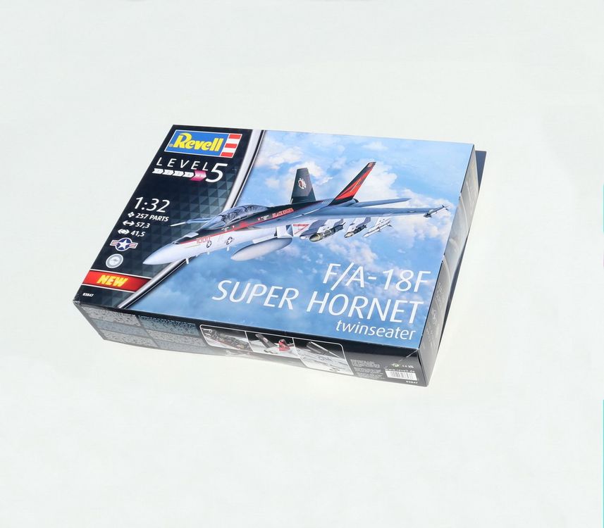 Revell 1/32 F/A-18F Super Hornet - Flory Models