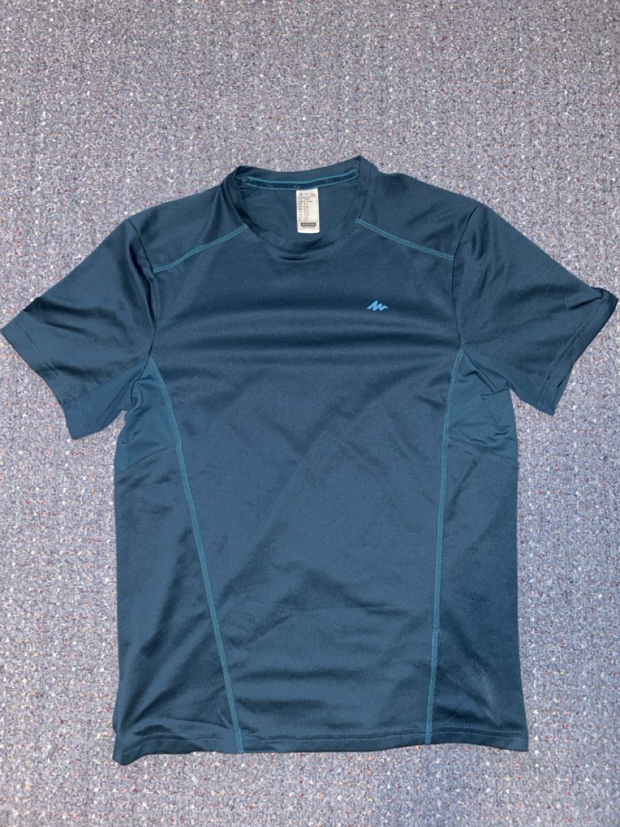 Camicie, T-shirt & Polo: Sportshirt – Nuovo (secondo la descrizione) da Oberwil (Dägerlen) venduto da Pascal17