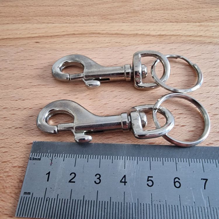 Silberner Schlüsselring Karabiner Stern - Edelstahl Oval Design