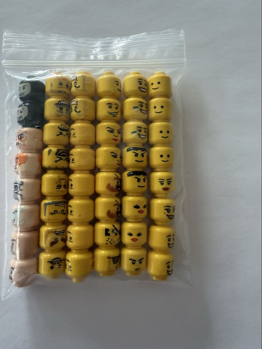 Lego Giocattoli: Lego Minifiguren Köpfe, Mix, 48 Stück – Usato da Rheinfelden venduto da zim_2hqc